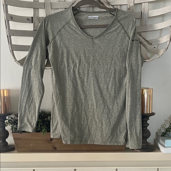 Columbia Women's Olive Long Sleeve Tee - Picture 1 of 4